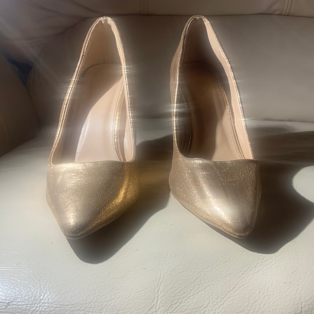 Rose gold size 8 heels, very comfortable